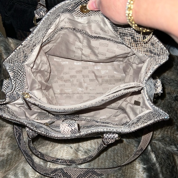 Michael Kors Large Embossed Python Bag - Picture 5 of 8